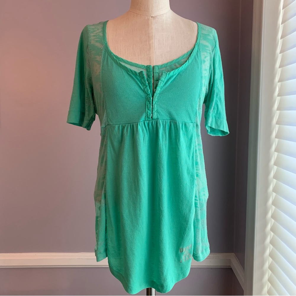 DKNY Jeans petites green burnout short sleeve hi low top hook and eye closure MP